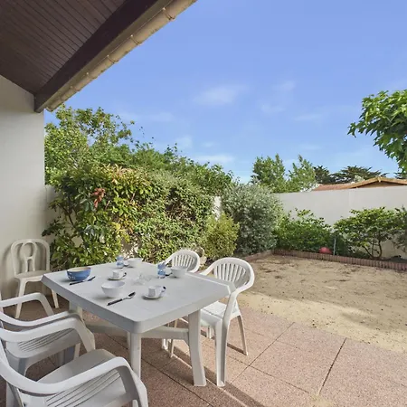 Holiday home A Pied, Maison Avec Jardin Pour 4 *